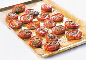 tomates au four à l'ail et à l'origan